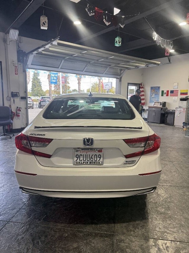 Honda Accord Hybrid Vehicle Full-screen Gallery Image 19