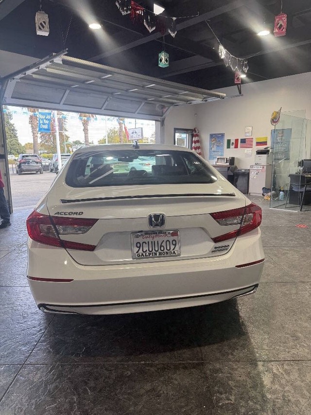 Honda Accord Hybrid Vehicle Full-screen Gallery Image 20