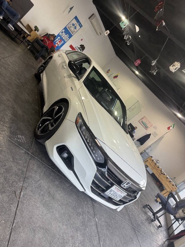 Honda Accord Hybrid Vehicle Full-screen Gallery Image 34