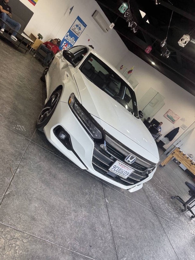 Honda Accord Hybrid Vehicle Full-screen Gallery Image 35