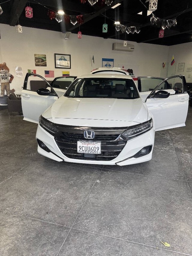 Honda Accord Hybrid Vehicle Full-screen Gallery Image 50