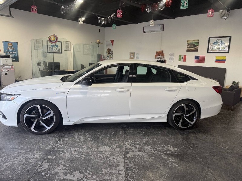 Honda Accord Hybrid Vehicle Full-screen Gallery Image 10