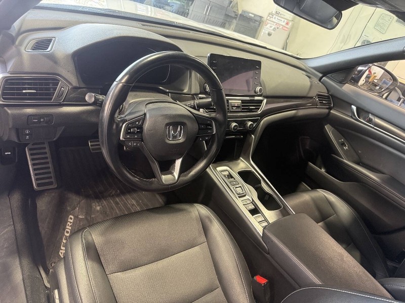 Honda Accord Hybrid Vehicle Full-screen Gallery Image 37