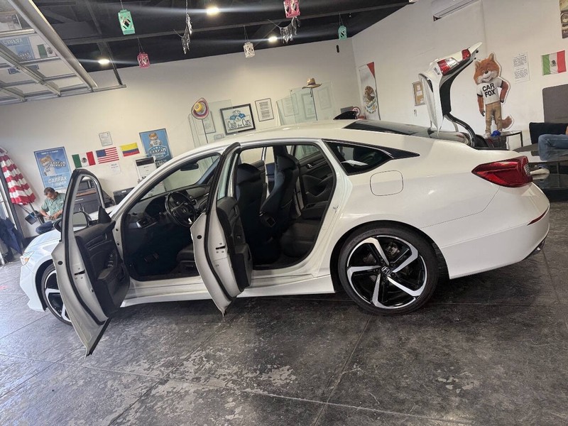 Honda Accord Hybrid Vehicle Full-screen Gallery Image 44