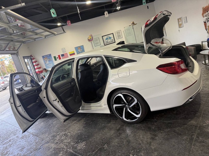 Honda Accord Hybrid Vehicle Full-screen Gallery Image 46