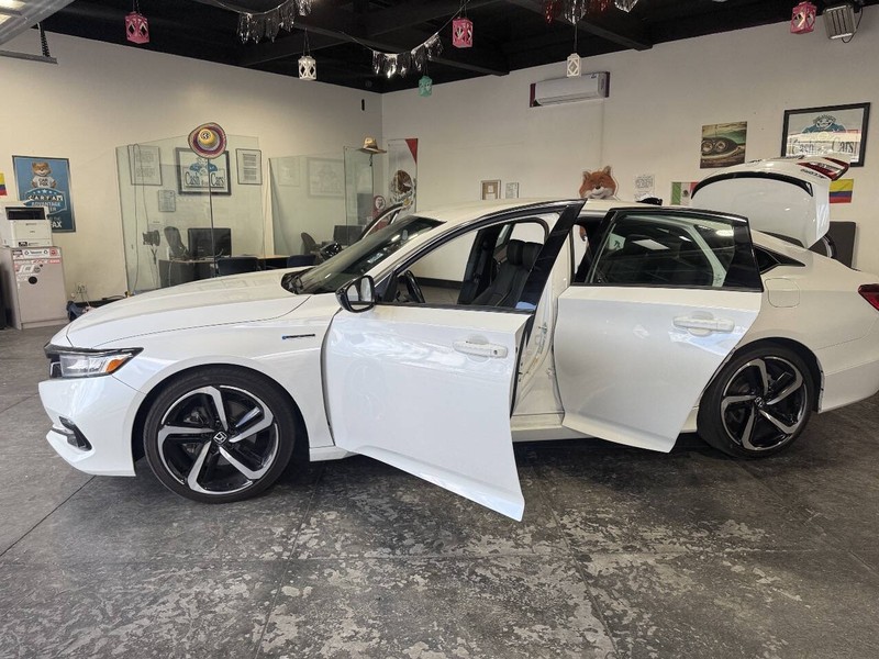 Honda Accord Hybrid Vehicle Full-screen Gallery Image 47