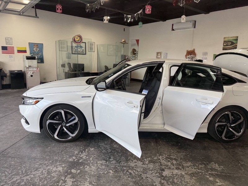 Honda Accord Hybrid Vehicle Full-screen Gallery Image 49