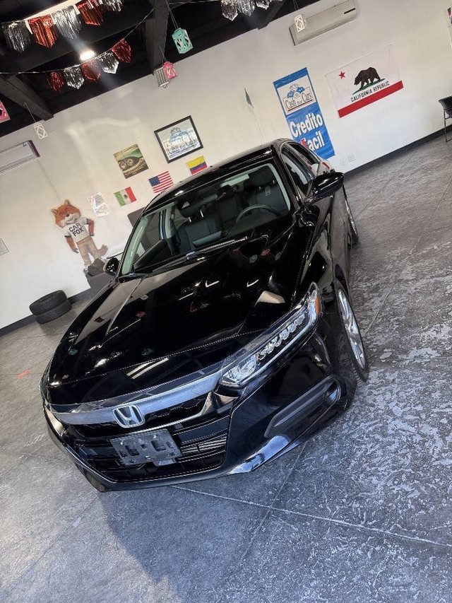 Honda Accord Sedan Vehicle Full-screen Gallery Image 05