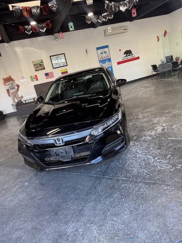 Honda Accord Sedan Vehicle Full-screen Gallery Image 06