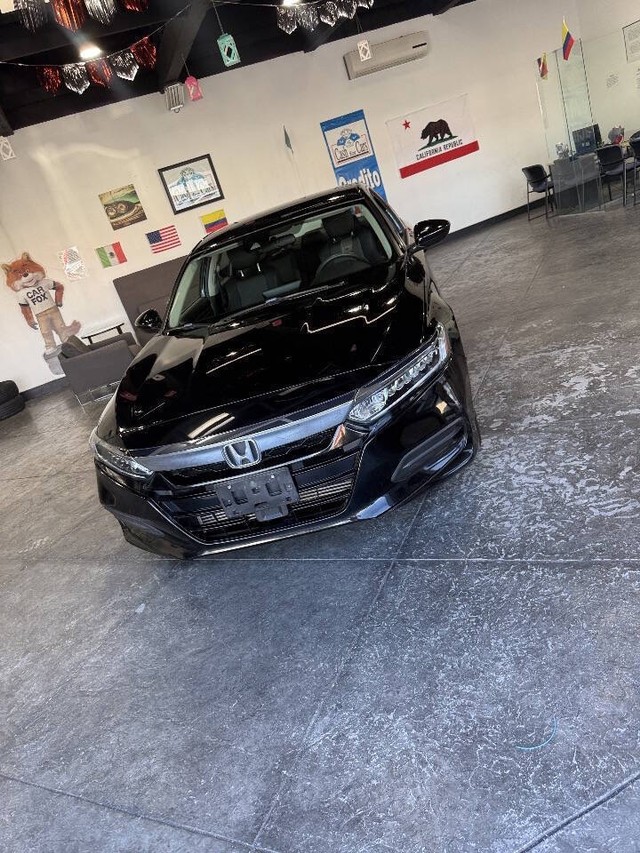 Honda Accord Sedan Vehicle Full-screen Gallery Image 07