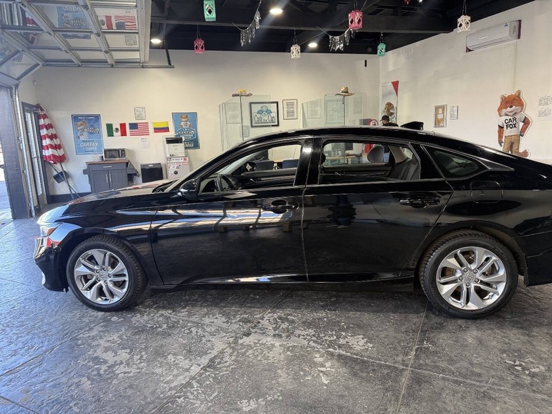 Honda Accord Sedan Vehicle Full-screen Gallery Image 08