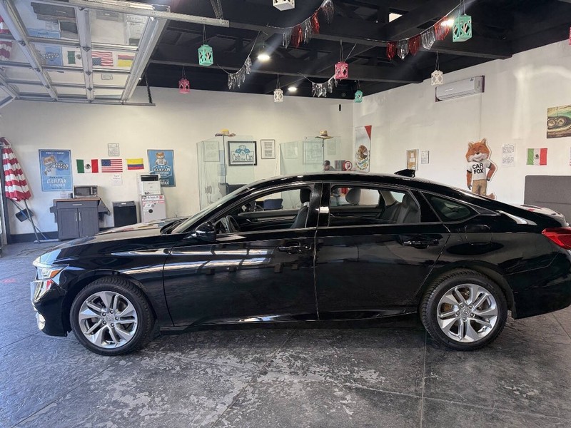 Honda Accord Sedan Vehicle Full-screen Gallery Image 12