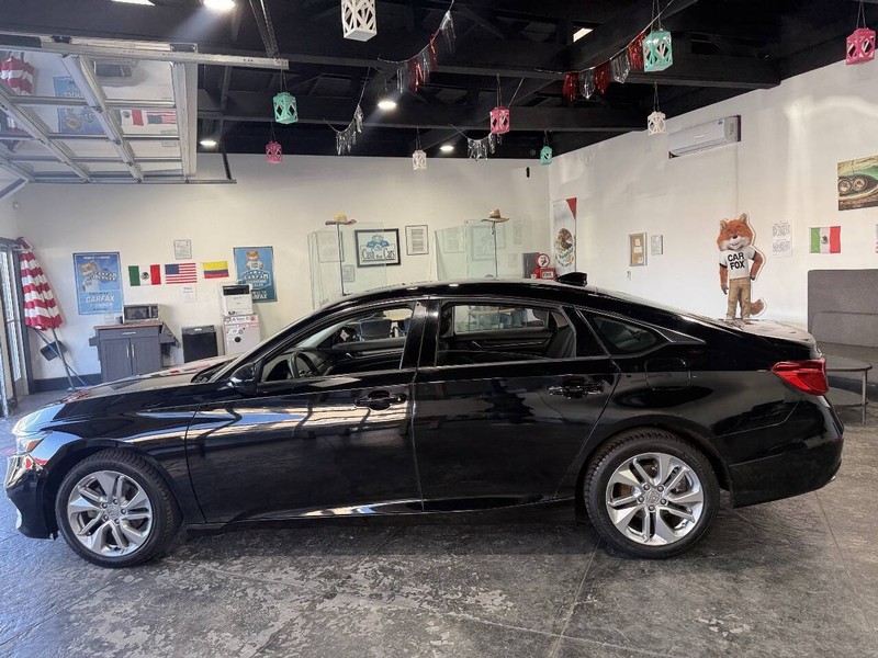 Honda Accord Sedan Vehicle Full-screen Gallery Image 16