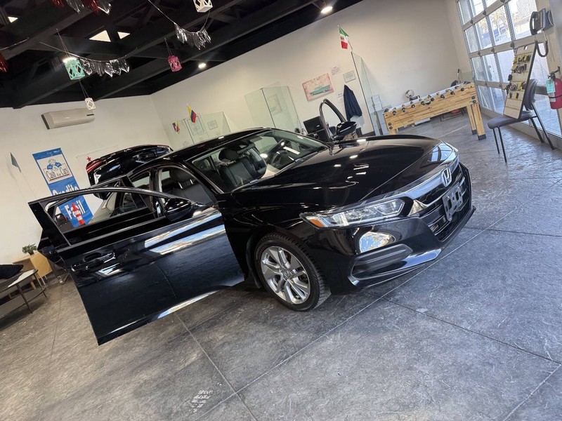 Honda Accord Sedan Vehicle Full-screen Gallery Image 45