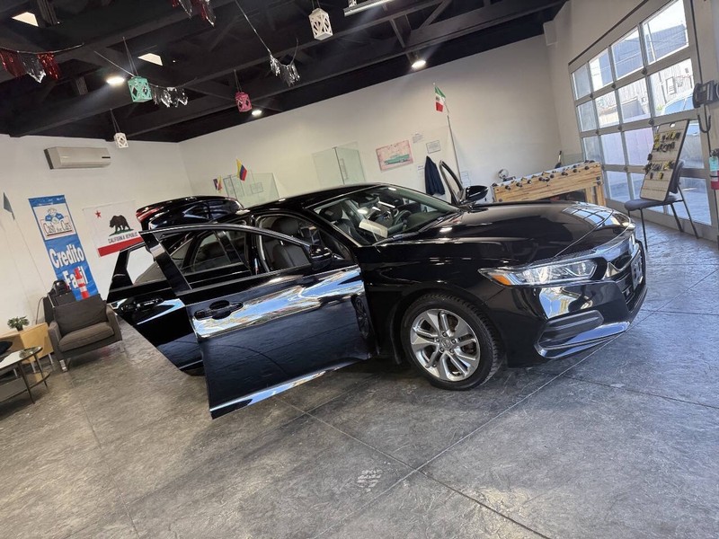 Honda Accord Sedan Vehicle Full-screen Gallery Image 49