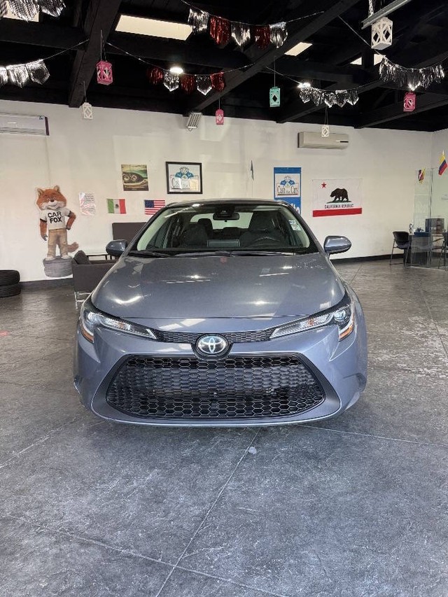 Toyota Corolla Vehicle Full-screen Gallery Image 02