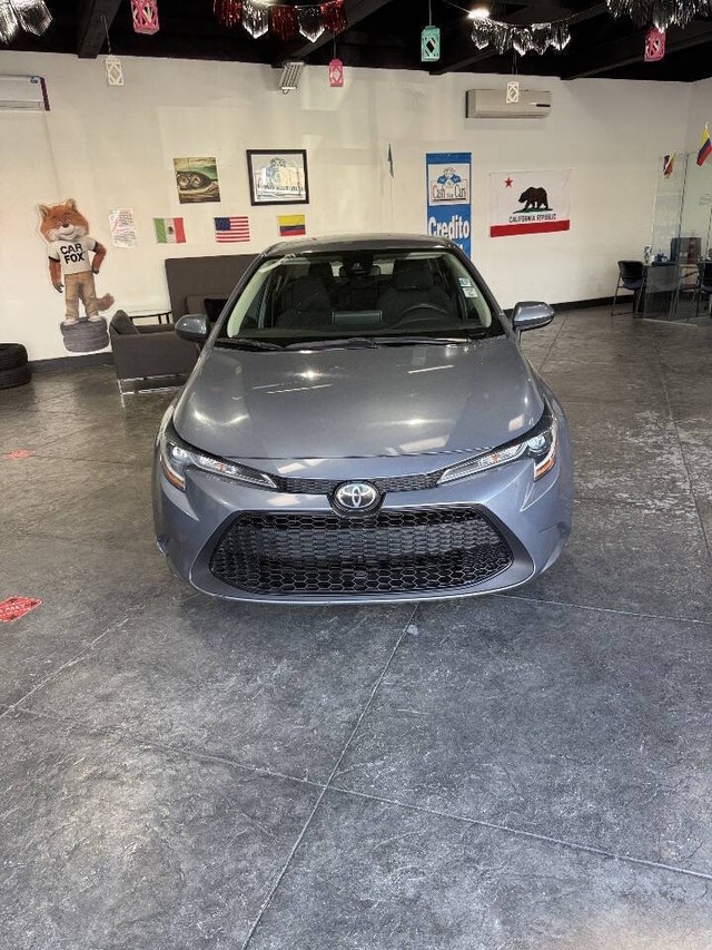 Toyota Corolla Vehicle Full-screen Gallery Image 03