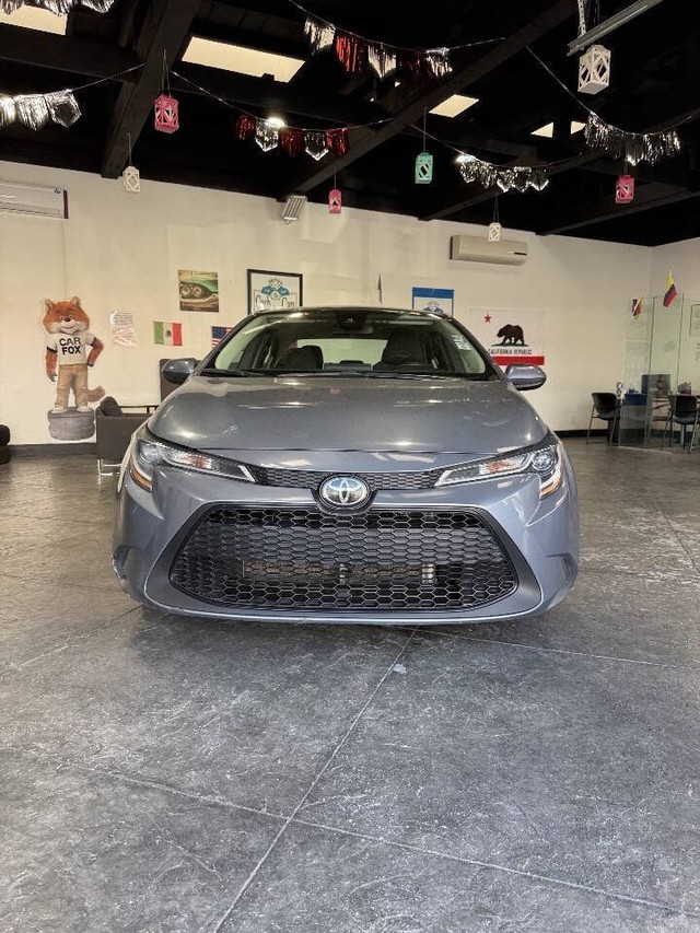 Toyota Corolla Vehicle Full-screen Gallery Image 05