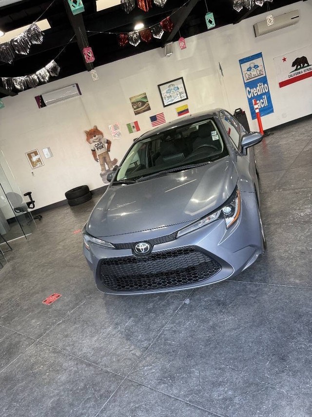 Toyota Corolla Vehicle Full-screen Gallery Image 07