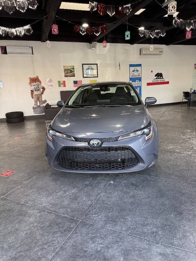 Toyota Corolla Vehicle Full-screen Gallery Image 08