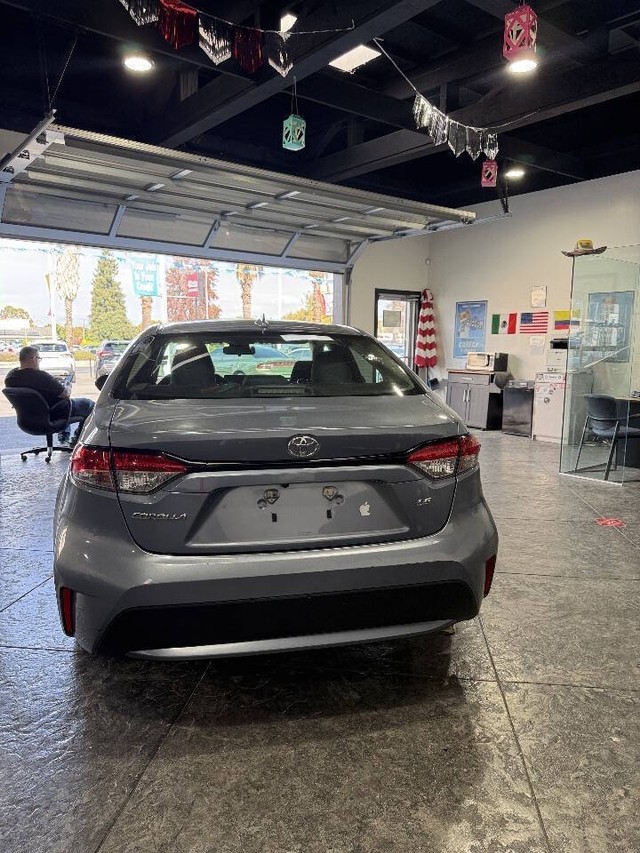 Toyota Corolla Vehicle Full-screen Gallery Image 26