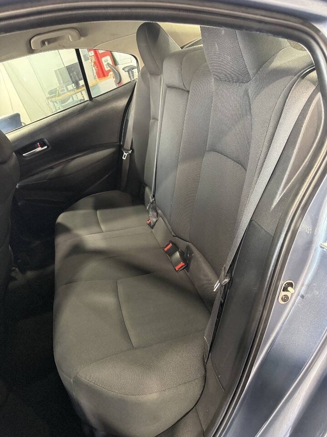 Toyota Corolla Vehicle Full-screen Gallery Image 42