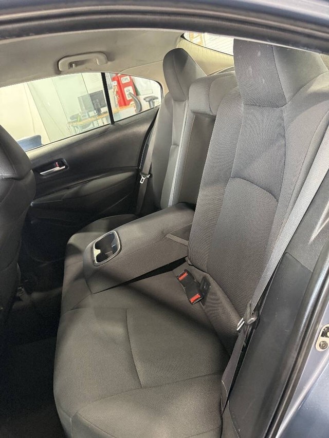 Toyota Corolla Vehicle Full-screen Gallery Image 47