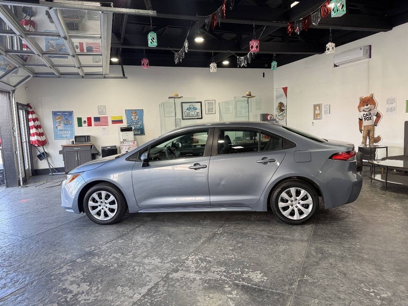 Toyota Corolla Vehicle Full-screen Gallery Image 13