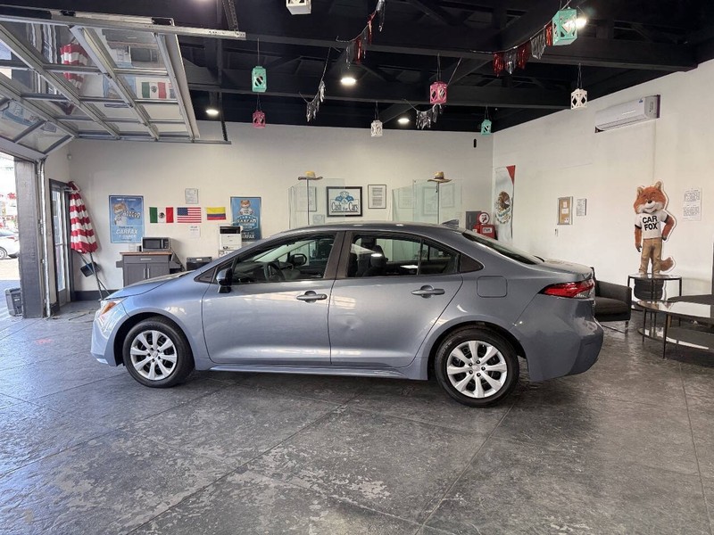 Toyota Corolla Vehicle Full-screen Gallery Image 17