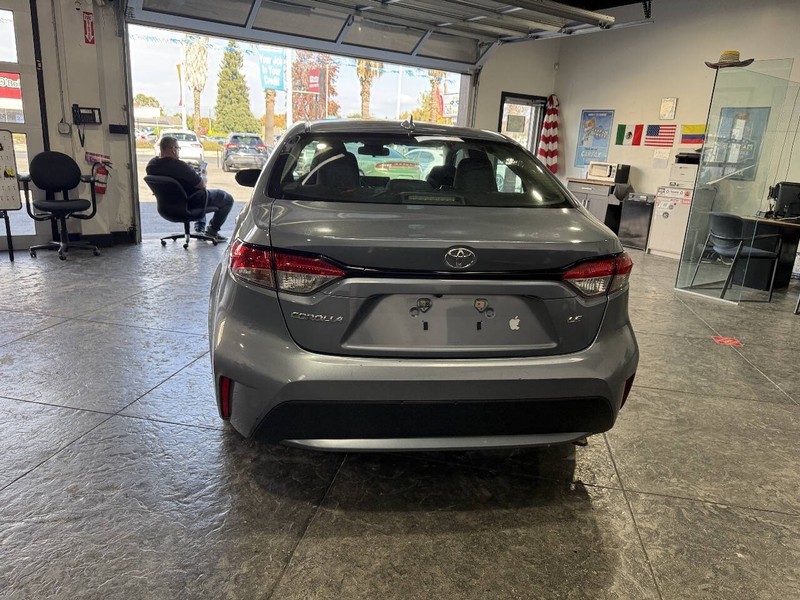 Toyota Corolla Vehicle Full-screen Gallery Image 25