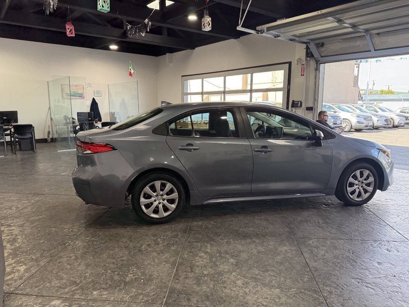 Toyota Corolla Vehicle Full-screen Gallery Image 31