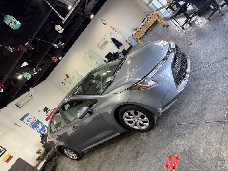 Toyota Corolla Vehicle Full-screen Gallery Image 36