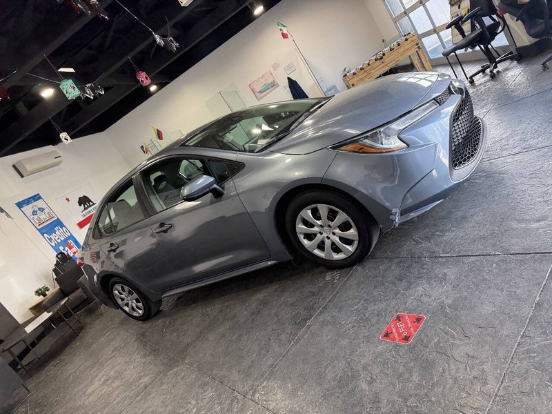 Toyota Corolla Vehicle Full-screen Gallery Image 37