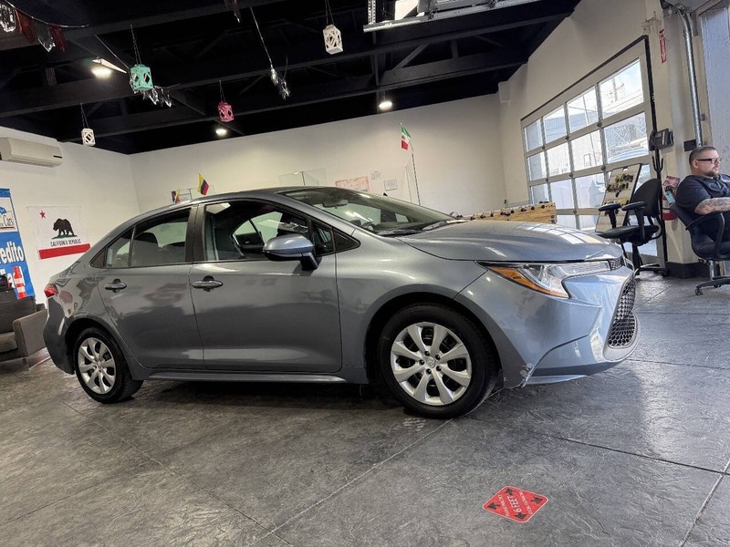 Toyota Corolla Vehicle Full-screen Gallery Image 38