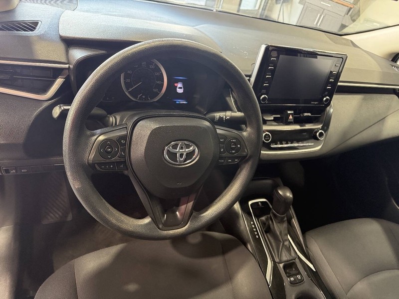 Toyota Corolla Vehicle Full-screen Gallery Image 44