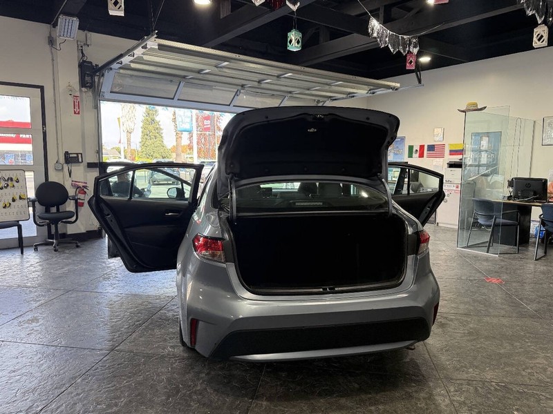 Toyota Corolla Vehicle Full-screen Gallery Image 45