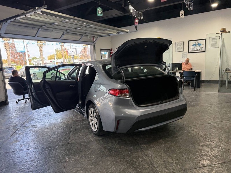 Toyota Corolla Vehicle Full-screen Gallery Image 50