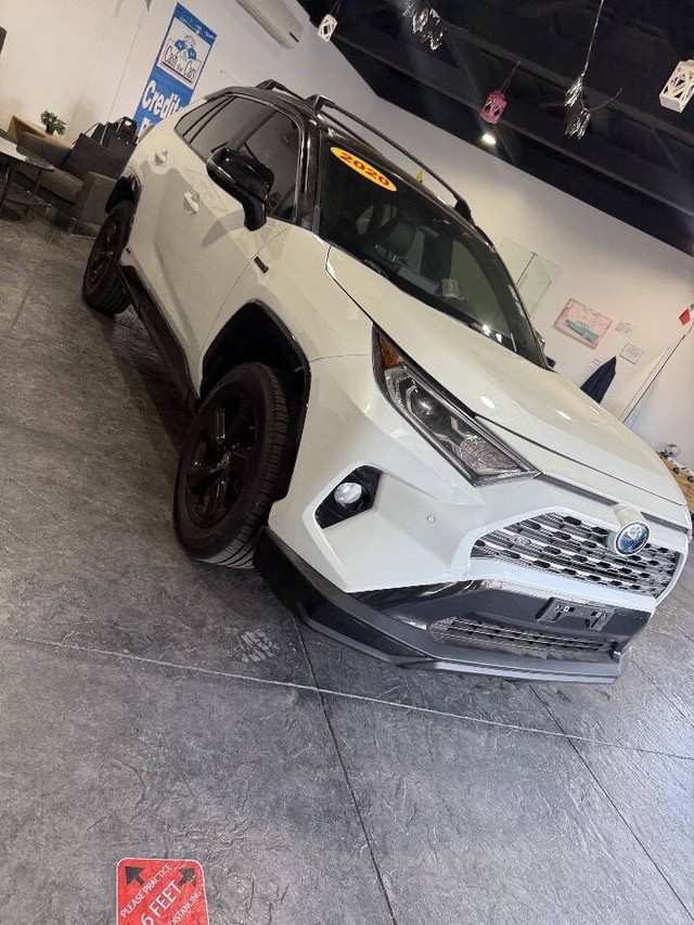 Toyota RAV4 Hybrid Vehicle Full-screen Gallery Image 44