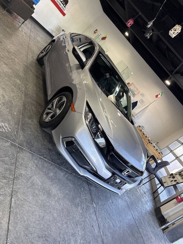 Honda Civic Sedan Vehicle Full-screen Gallery Image 10