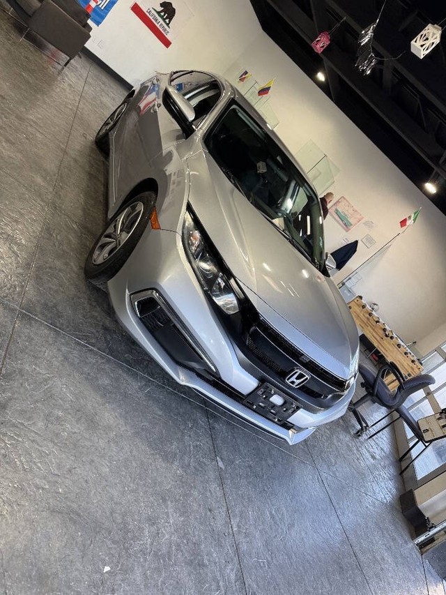 Honda Civic Sedan Vehicle Full-screen Gallery Image 11