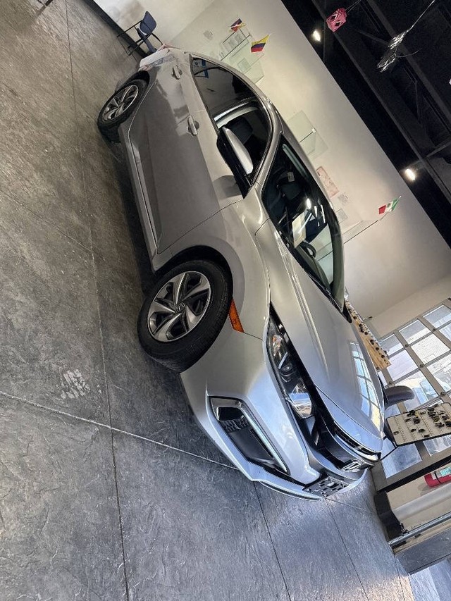 Honda Civic Sedan Vehicle Full-screen Gallery Image 14