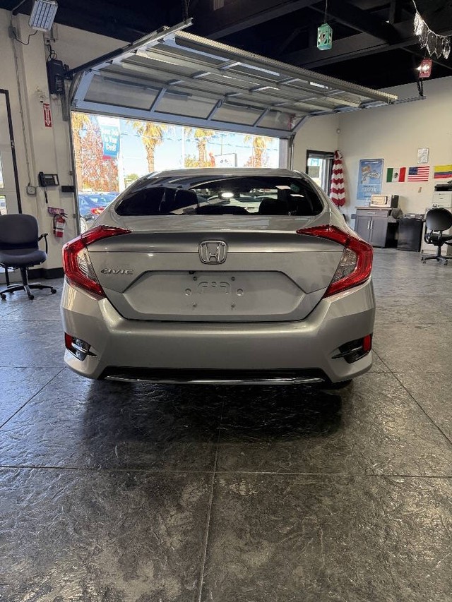 Honda Civic Sedan Vehicle Full-screen Gallery Image 24