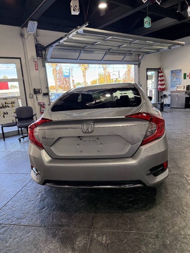 Honda Civic Sedan Vehicle Full-screen Gallery Image 25