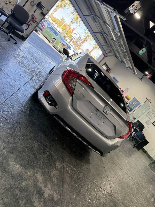 Honda Civic Sedan Vehicle Full-screen Gallery Image 28