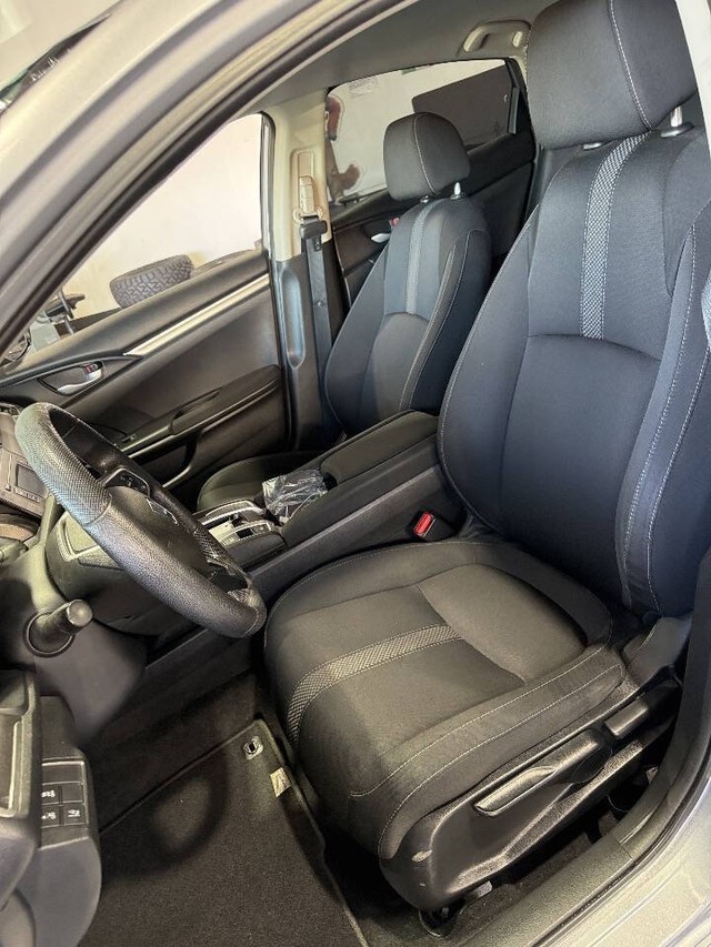 Honda Civic Sedan Vehicle Full-screen Gallery Image 43