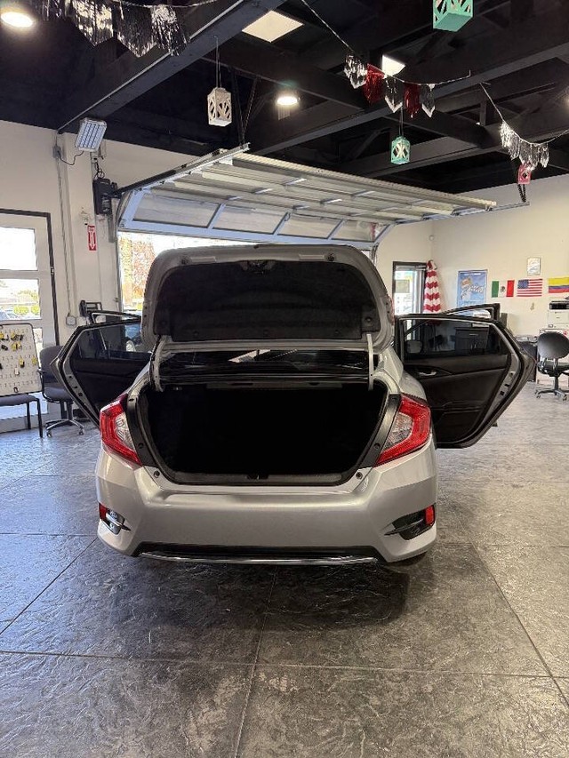 Honda Civic Sedan Vehicle Full-screen Gallery Image 47