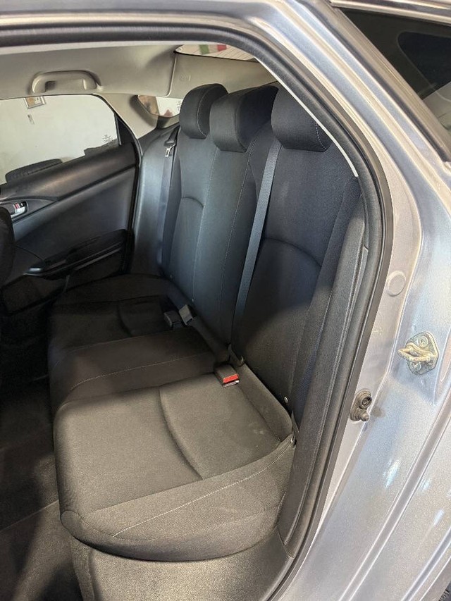 Honda Civic Sedan Vehicle Full-screen Gallery Image 48