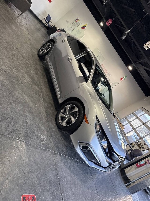 Honda Civic Sedan Vehicle Full-screen Gallery Image 50