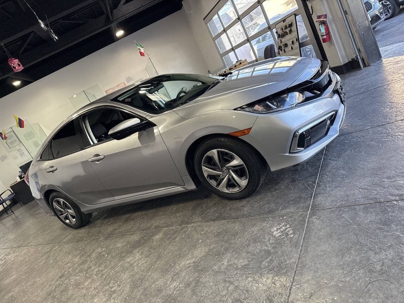 Honda Civic Sedan Vehicle Full-screen Gallery Image 12