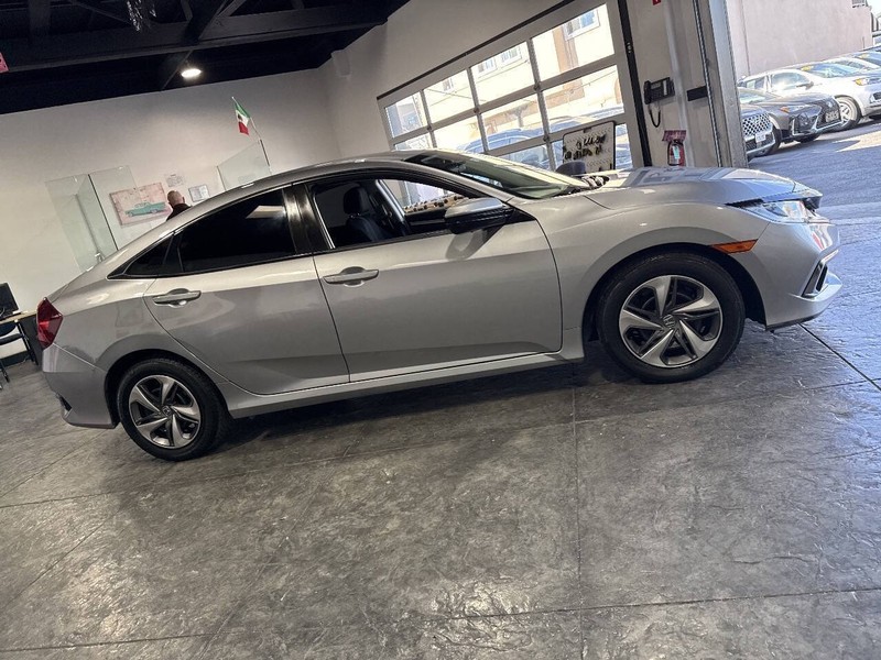 Honda Civic Sedan Vehicle Full-screen Gallery Image 15